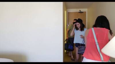 Step brother and sister share room - sexu.com