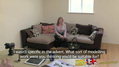 Brit girl gets spanked, fingered and fucked on casting couch - sexu.com - Britain