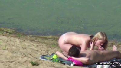 My Stepdaughter Caught With Her Bf On The Beach - voyeurhit.com