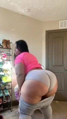 Pinky The Thickest - upornia.com