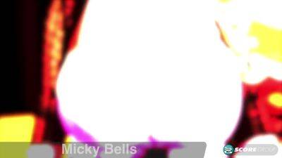 Micky Bells, pregnant and unbelievably stacked - hotmovs.com