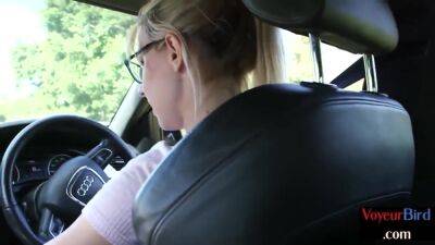 Voyeur babe sitting in car and watching BF jerking outdoor - hotmovs.com - Britain