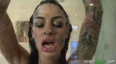 Sunny Leone - Angelina Valentine - Sunny Leone's massive tits get pounded hard in the shower - sexu.com - India