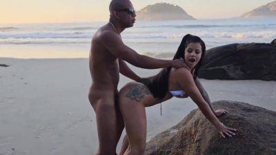 Fucking My Friends Wife On The Beach - upornia.com