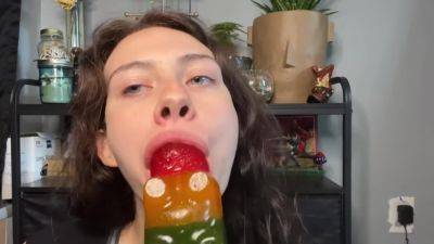 Suckasaurus Asmr Giant Gummy Worm Sucking ! - hclips.com