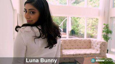 A Bra-Busting Girl Named Luna Bunny - hotmovs.com