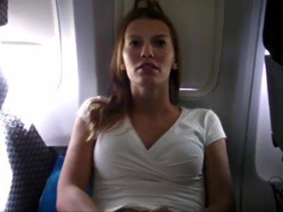 Girl Is Fingering While Flying - hclips.com