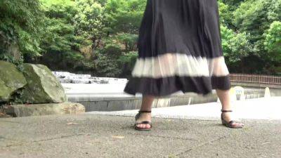 0002480_デカチチの日本の女性が腰振りロデオするエチ性交 - upornia.com - Japan