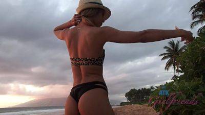 Demi Lopez - Virtual Vacation Hawaii With Demi Lopez 6/12 - hotmovs.com - Usa