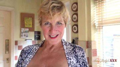 Molly Maracas - Aunt Judy's Housewife Molly Maracas: A 58-Year-Old MILF Gives You a Hand Job & Blowjob (POV) - xxxfiles.com