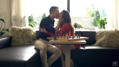 Charlie Dean - Jimena Lago - Your Move - S26:E7 - porntry.com